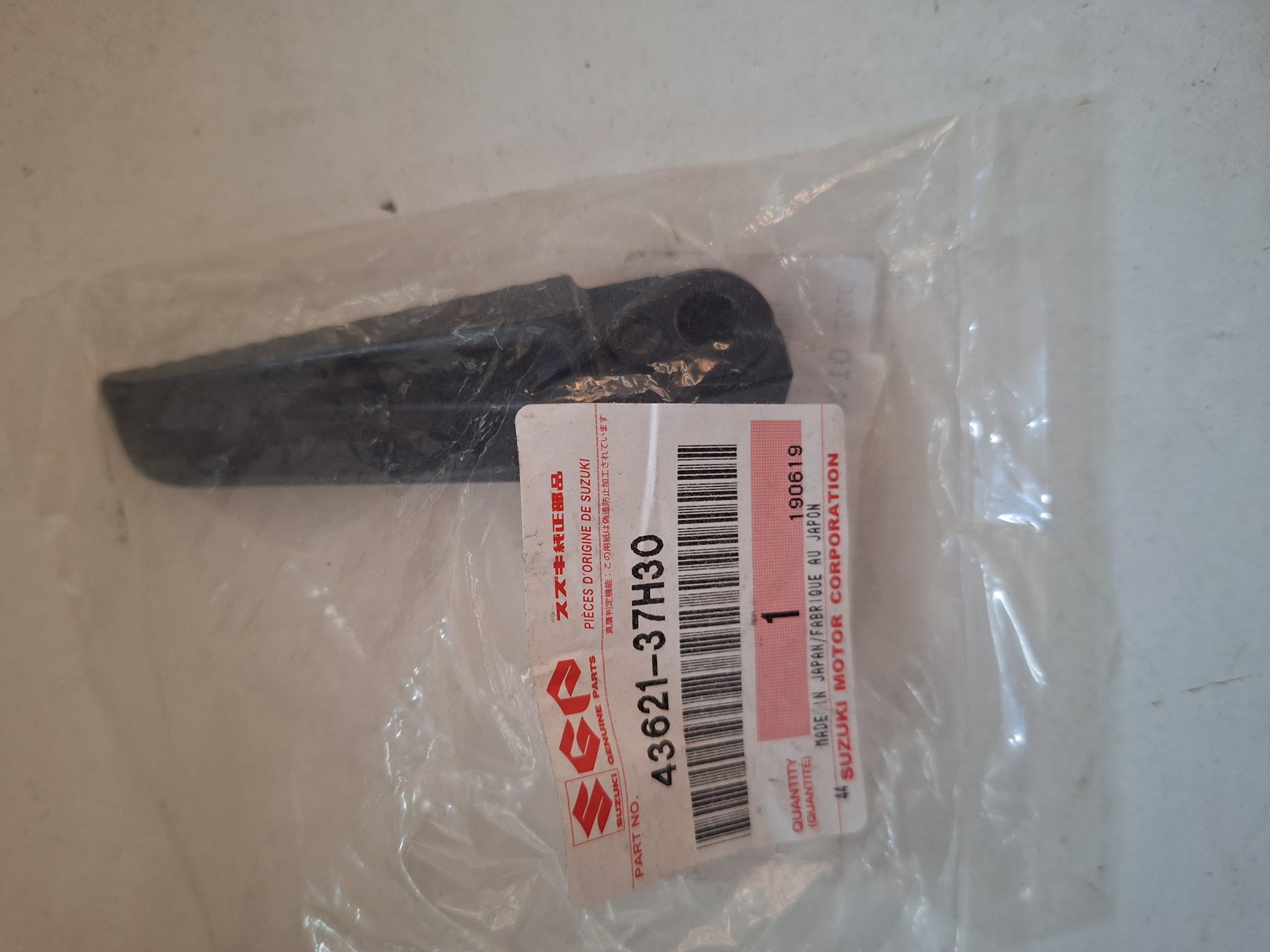 Picture of SUZUKI  FUSSRASTE  43621-37H30